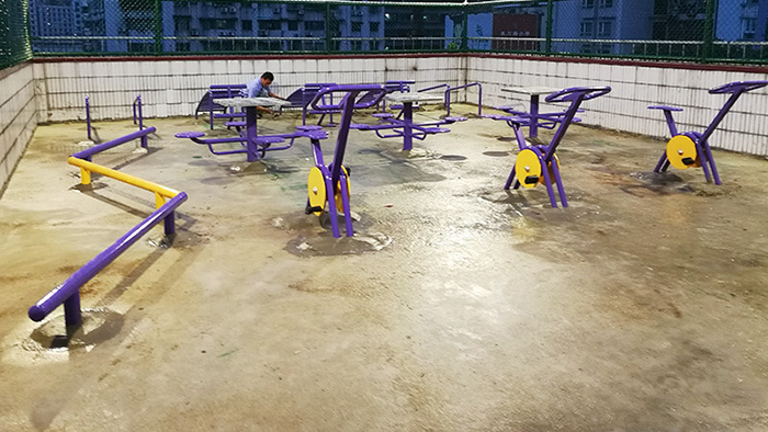 給力體育89套戶外健身器材進入陽江小區學校